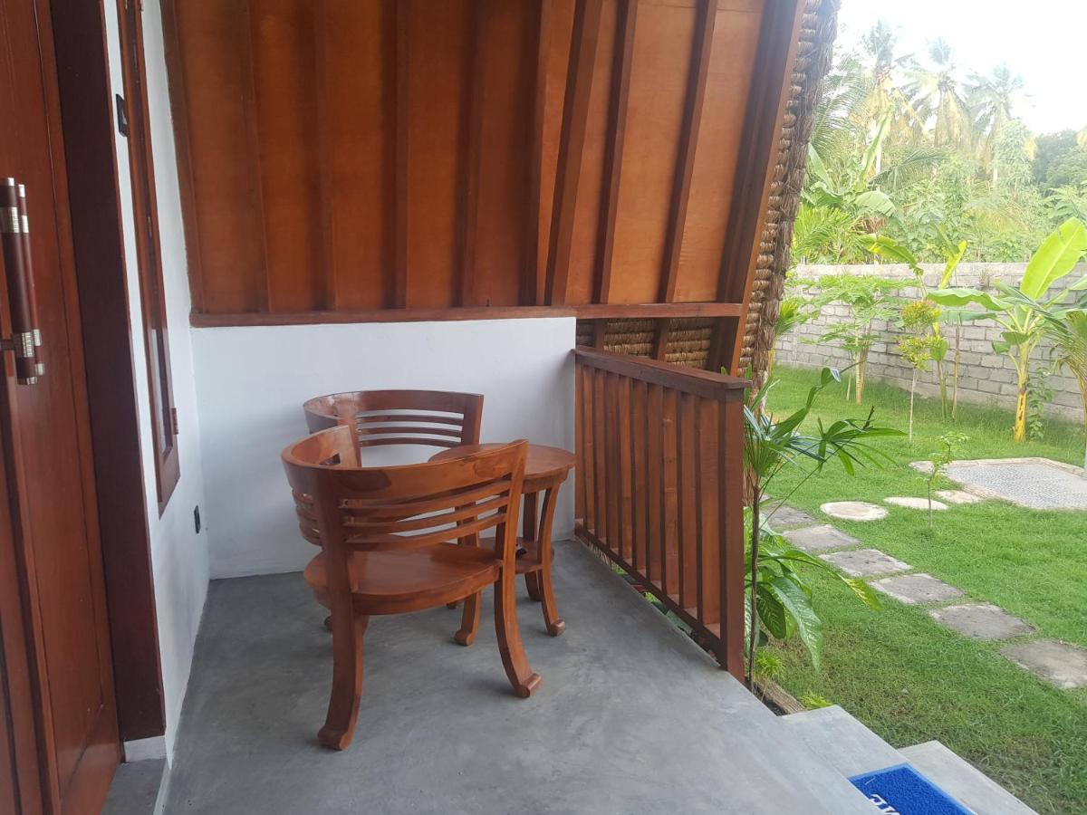 Tropical Sunday Bungalow - Surf And Stay Selong Belanak Eksteriør billede