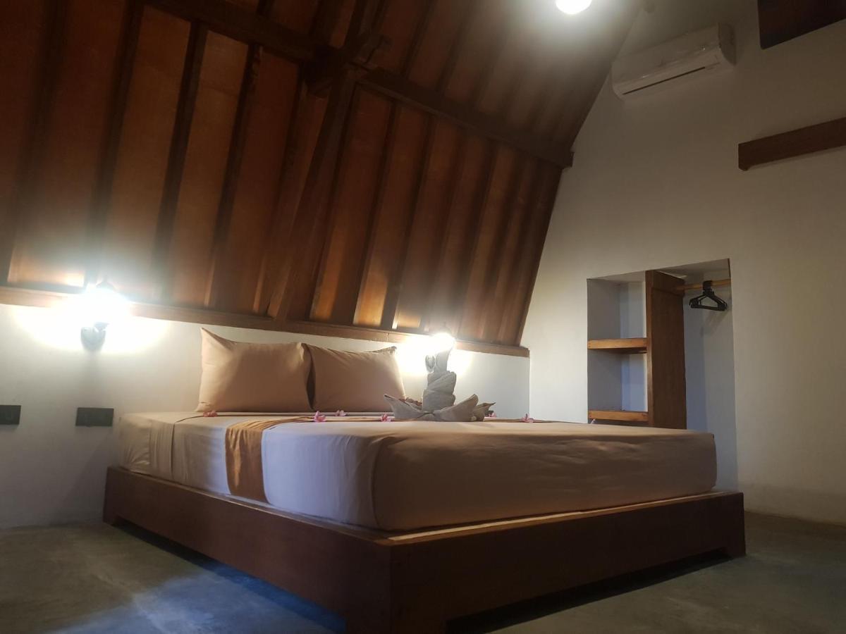 Tropical Sunday Bungalow - Surf And Stay Selong Belanak Eksteriør billede
