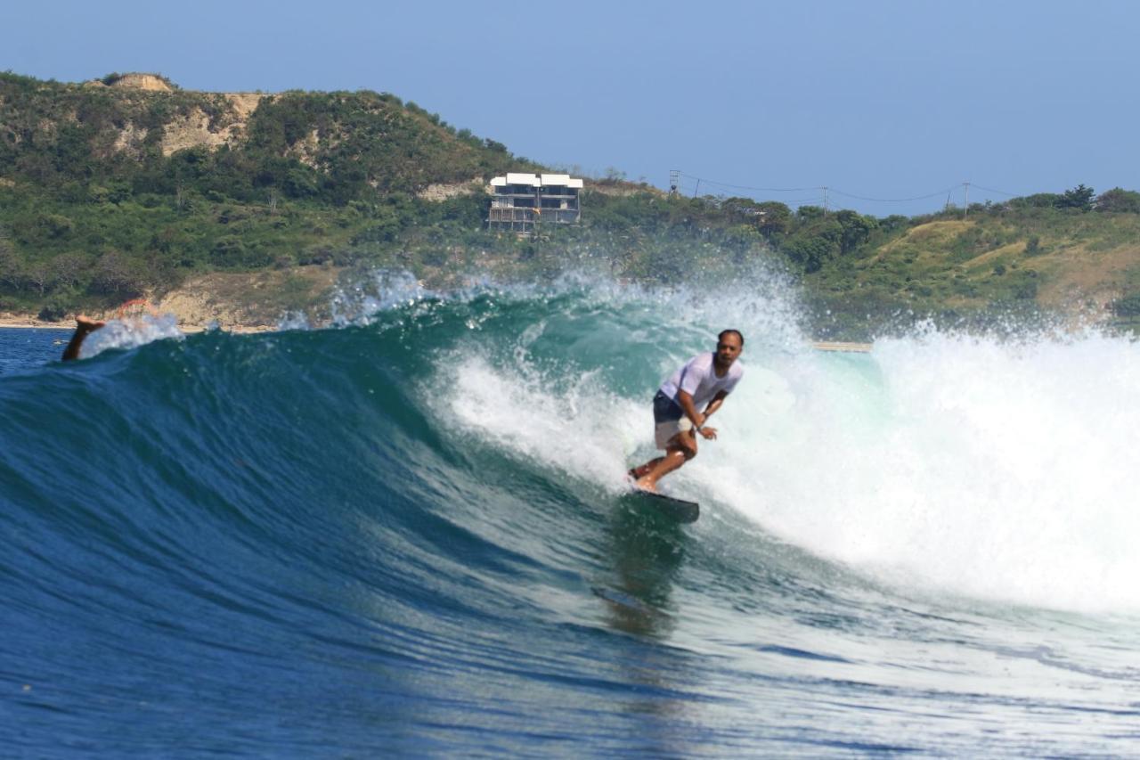 Tropical Sunday Bungalow - Surf And Stay Selong Belanak Eksteriør billede