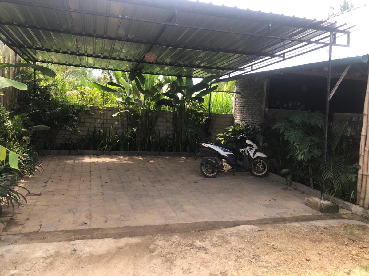 Tropical Sunday Bungalow - Surf And Stay Selong Belanak Eksteriør billede