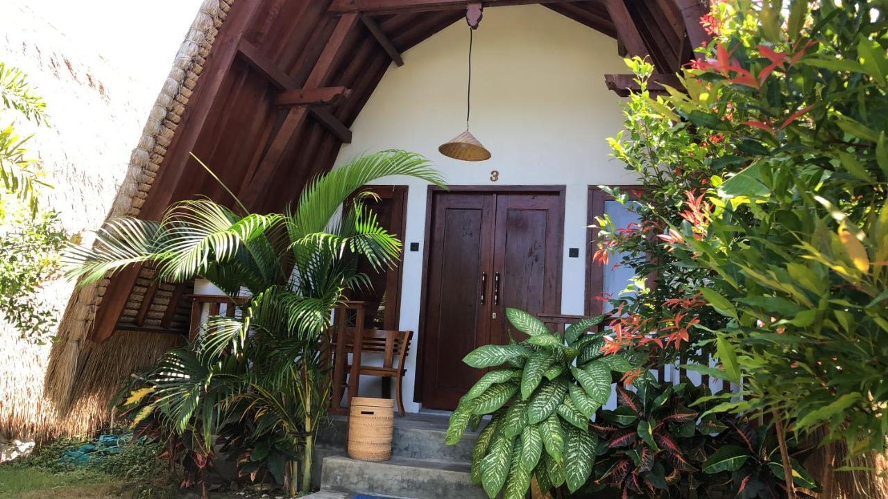 Tropical Sunday Bungalow - Surf And Stay Selong Belanak Eksteriør billede