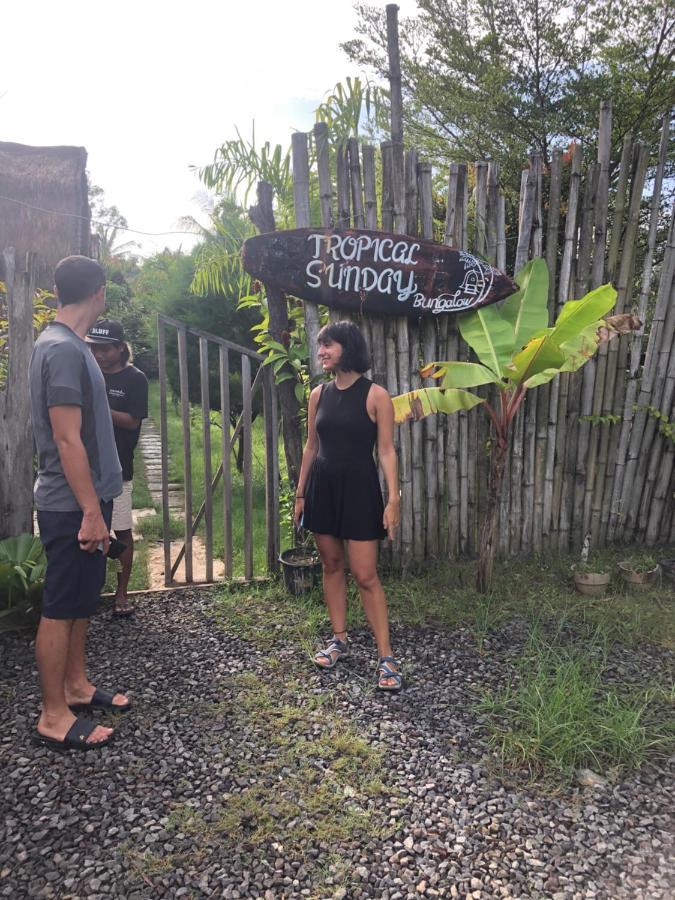Tropical Sunday Bungalow - Surf And Stay Selong Belanak Eksteriør billede