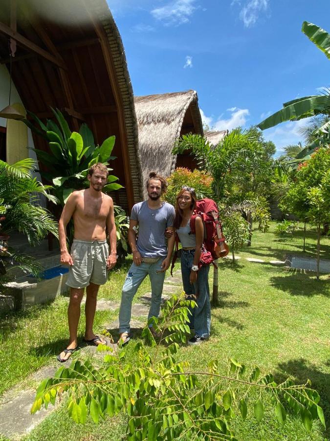 Tropical Sunday Bungalow - Surf And Stay Selong Belanak Eksteriør billede