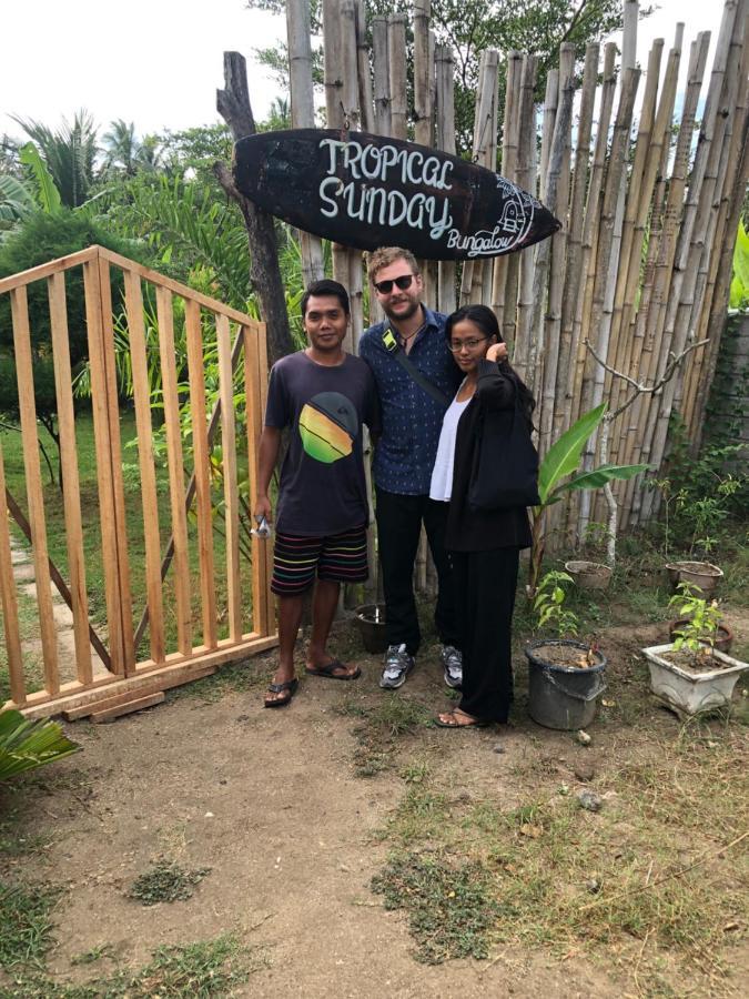 Tropical Sunday Bungalow - Surf And Stay Selong Belanak Eksteriør billede