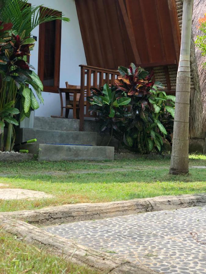 Tropical Sunday Bungalow - Surf And Stay Selong Belanak Eksteriør billede